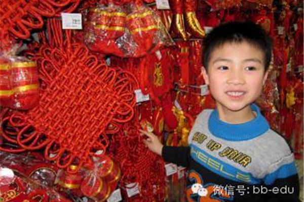 过年给小孩子买什么
